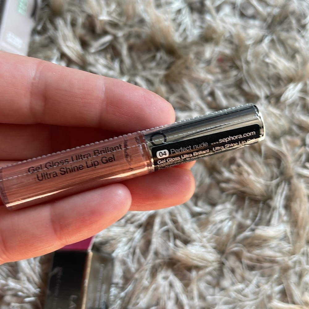Makeup Bundle - Picture 5 of 7